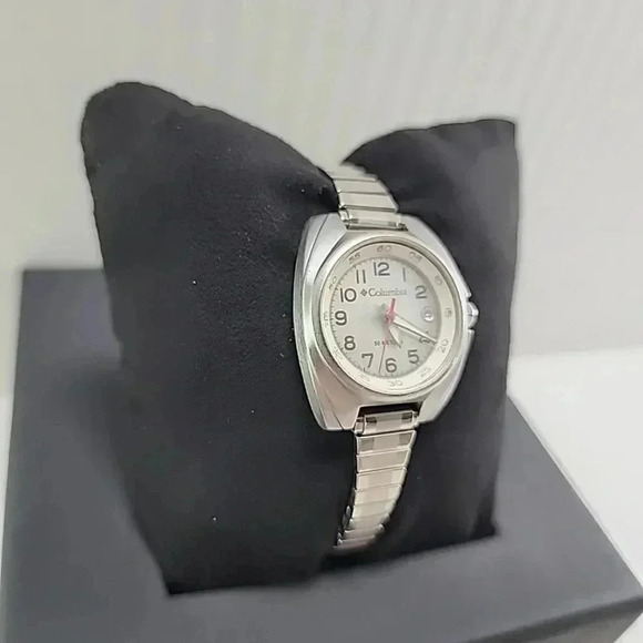 Womens Columbia Sports Watch 26mm Silver Tone Stretch Band Date 50M New Battery - Picture 2 of 14